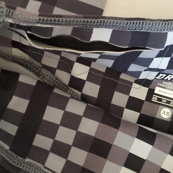 Nike Legendary leggings xs - Picture 11 of 14